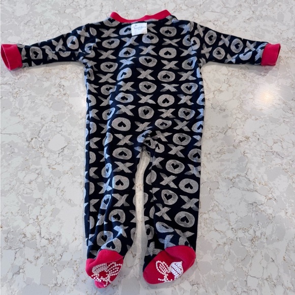 Burt’s bees - 3-6M, Charming XO Pattern Kids One-Piece with Red Accents - Picture 4 of 6